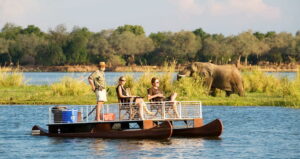 chongwe-river-house-boat-safari
