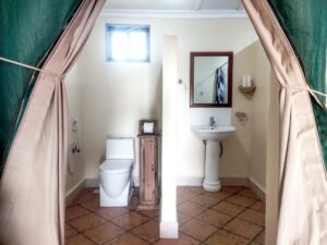 Africa Safari Serengeti Ikoma bathroom