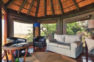 Mbali Mbali Soroi Serengeti Lodge sitting area