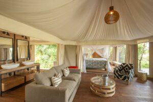 Chikunto Safari Lodge bedroom