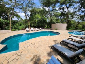 Sambiya River Lodge pool